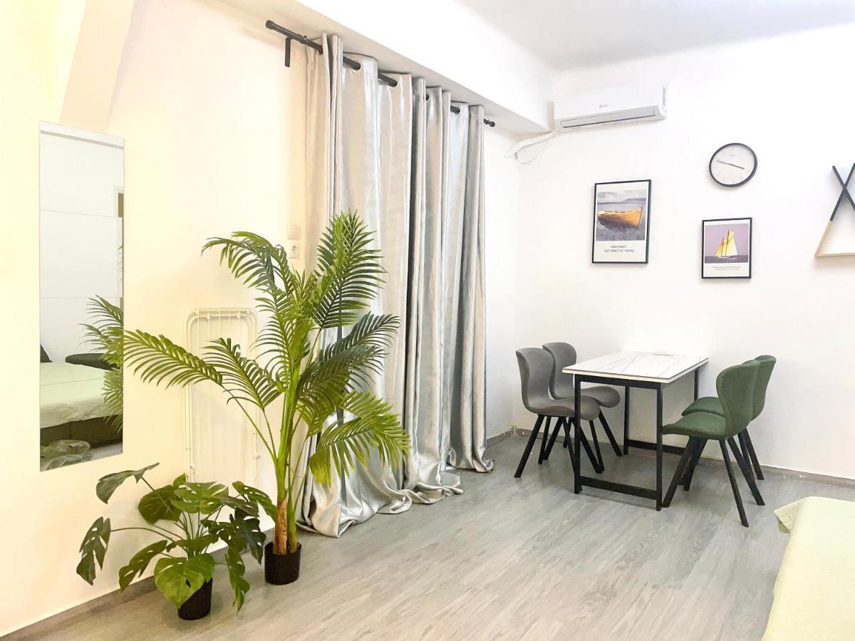 Uoohome7 Garden Green And Navy Atenas Exterior foto